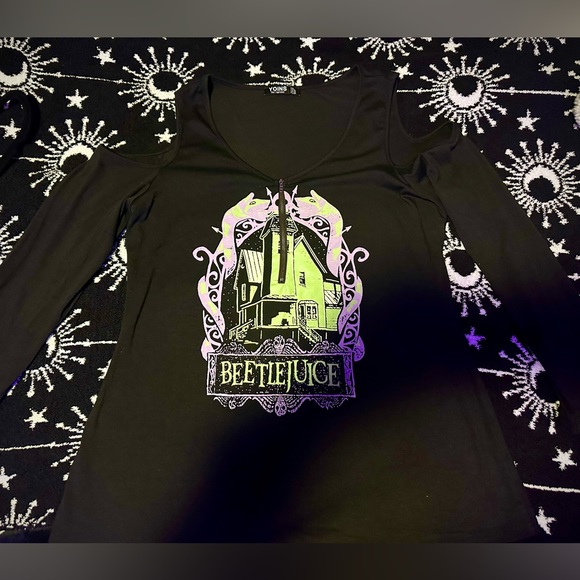 Beetlejuice Cold Shoulder Sleeve Top XL - Picture 4 of 5